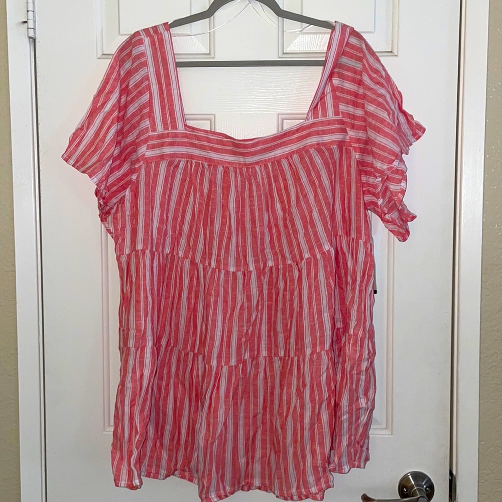 Square Neck Tiered Tunic NWT 💗